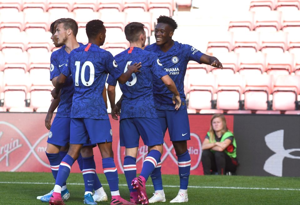  Hudson-Odoi celebrates with his Chelsea pals