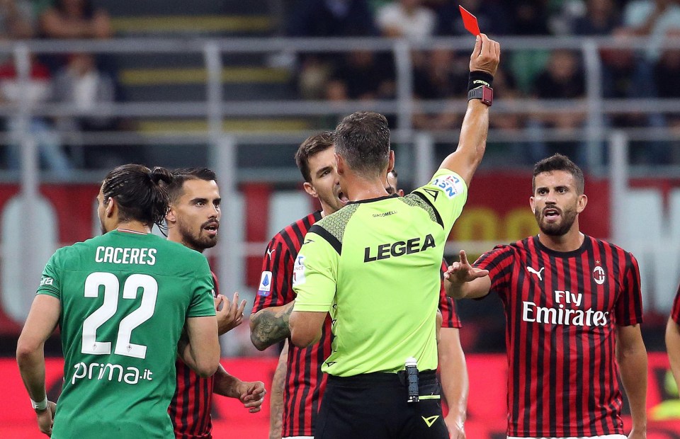  Mateo Musacchio was sent off for the Serie A giants