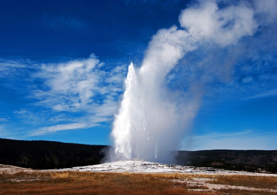 Old Faithful's thermal pools are around 100C while its steam can be up to 170C