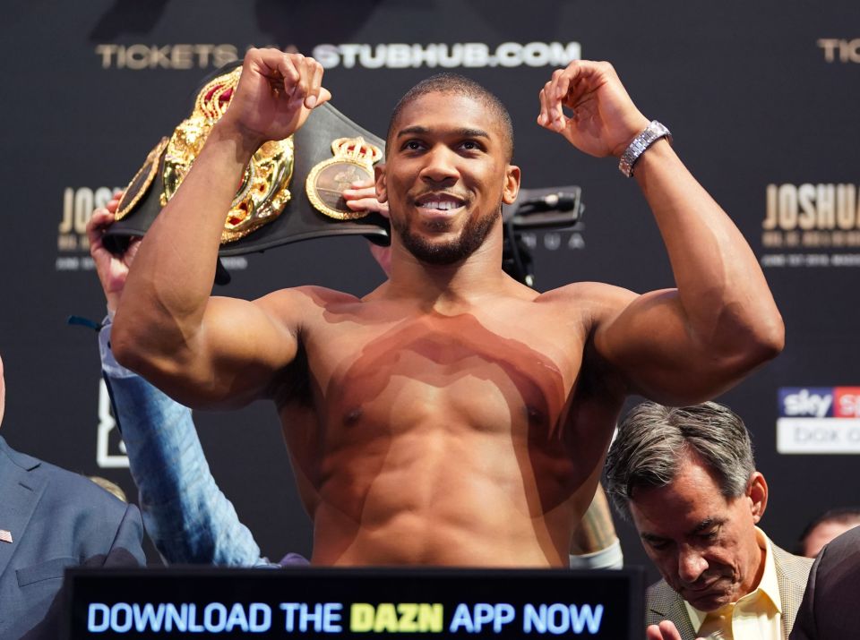  Anthony Joshua would be too big for Usy to overcome, says Tony Bellew