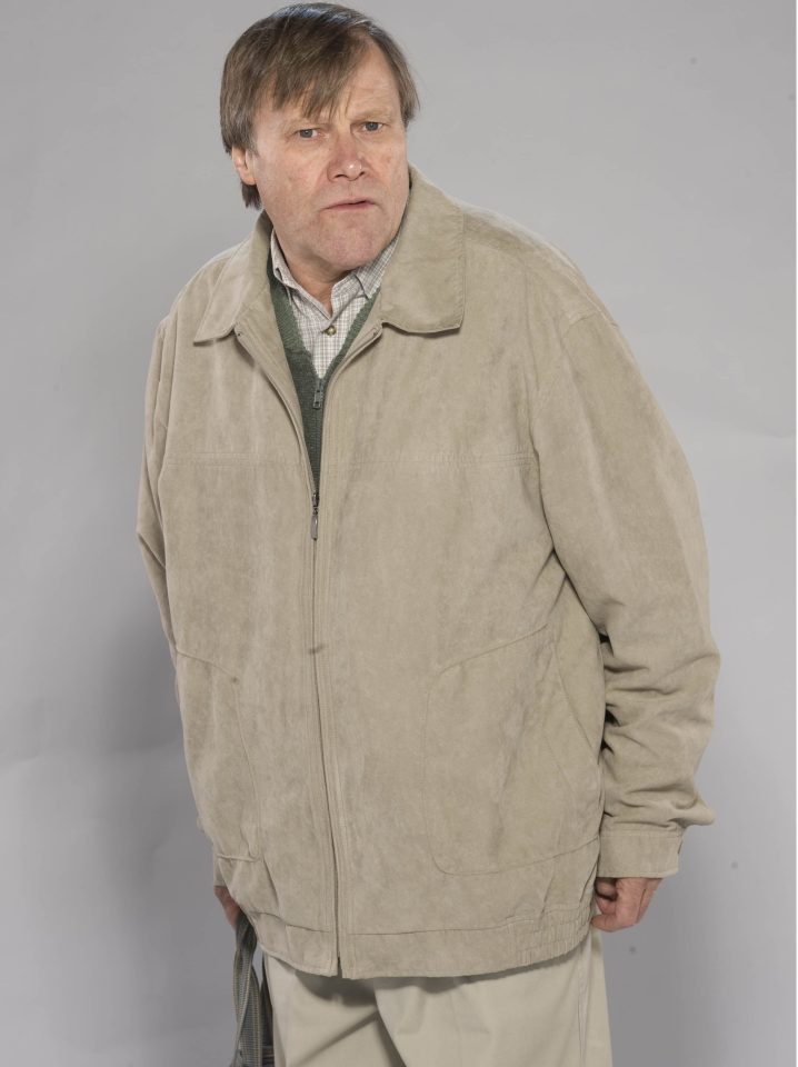  Coronation Street's Roy Cropper is set to take in another wayward teen