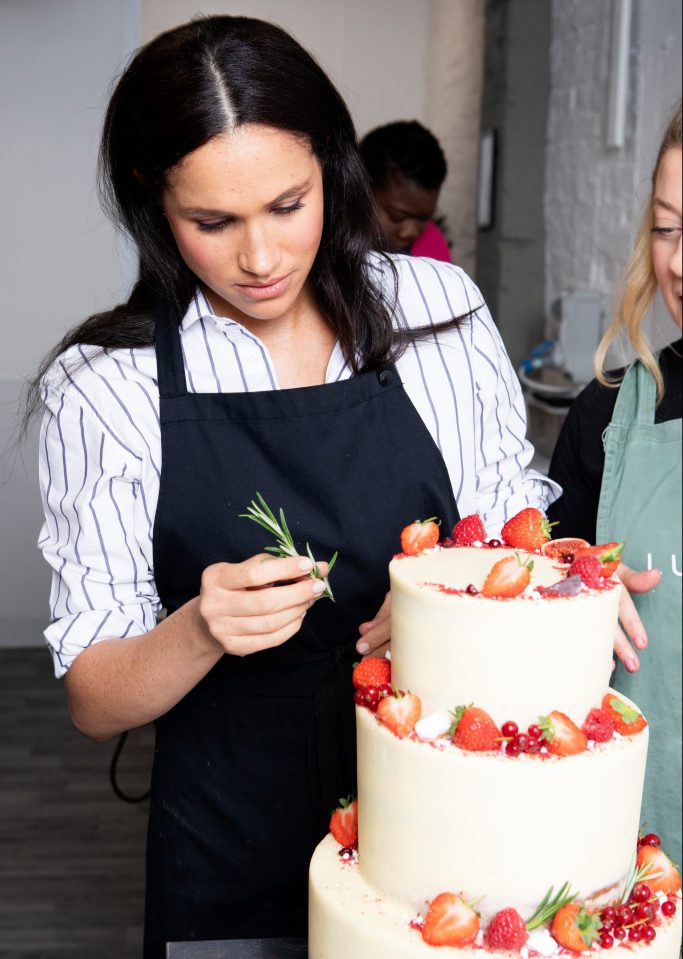  The Duchess got involved in cake decorating