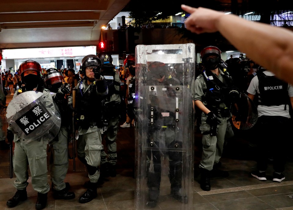  Riot police also confronted protesters in a shopping centre in Tai Po