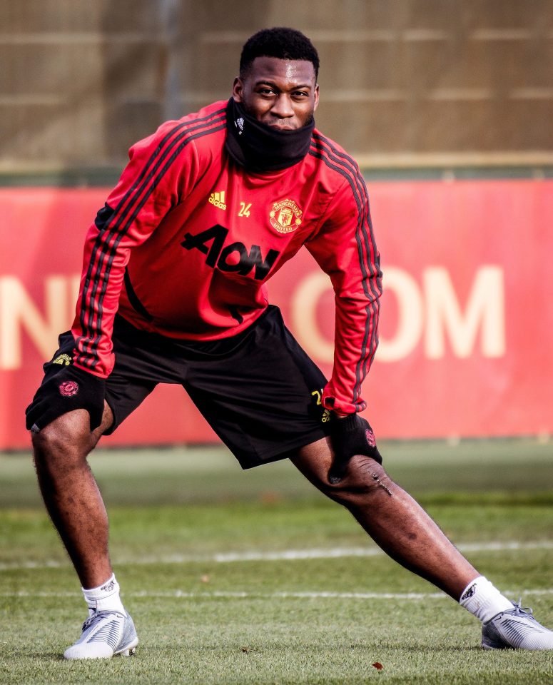  Fosu-Mensah showed off his scar after surgery during training with Man Utd