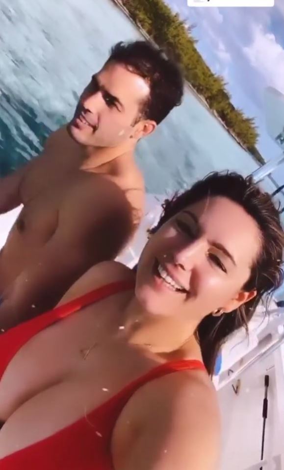  Kelly, 39, played a James Bond theme over her videos on Instagram