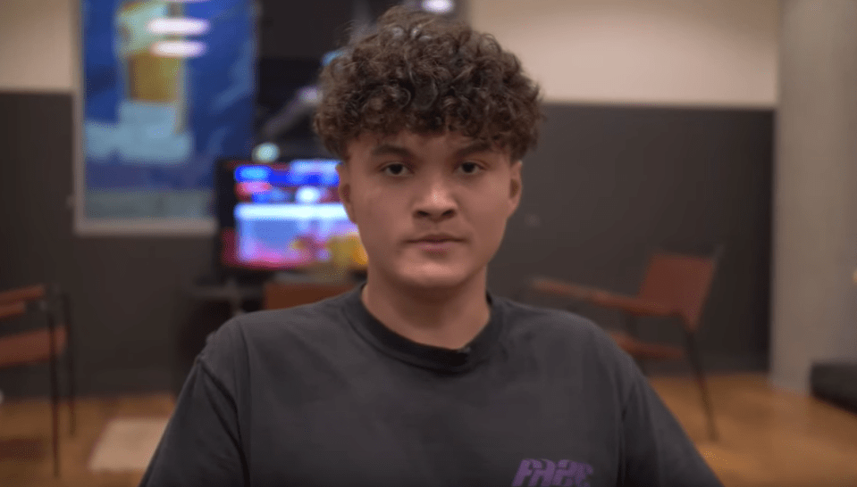  Over the weekend, FaZe Jarvis announced to his more than two million subscribers that he was returning to the UK from his lavish mansion in Los Angeles to take a break