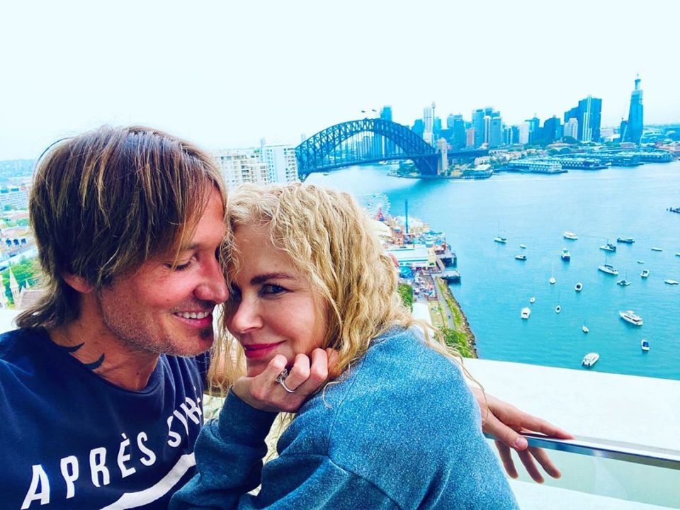 Nicole and Keith just posted pictures of them celebrating the holidays in Australia