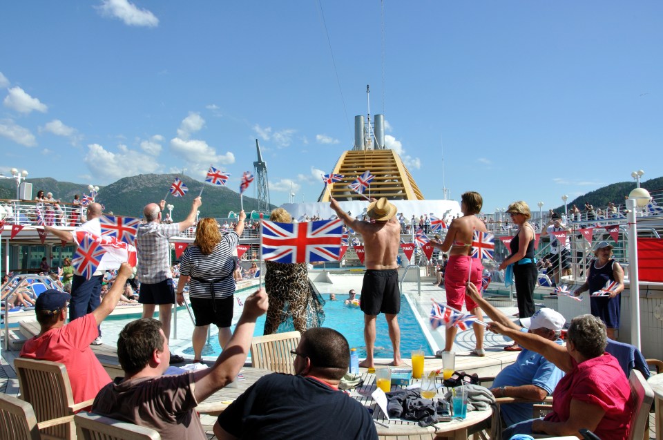  UK cruise giant P&O has upset British passengers by axing patriotic singalongs and Union Jack flag-waving