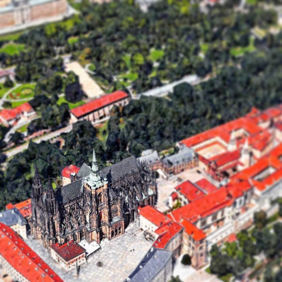  The detail of the world famous S. Vithus Cathedral in Prague jumps out among a radiant blur of the surrounding areas