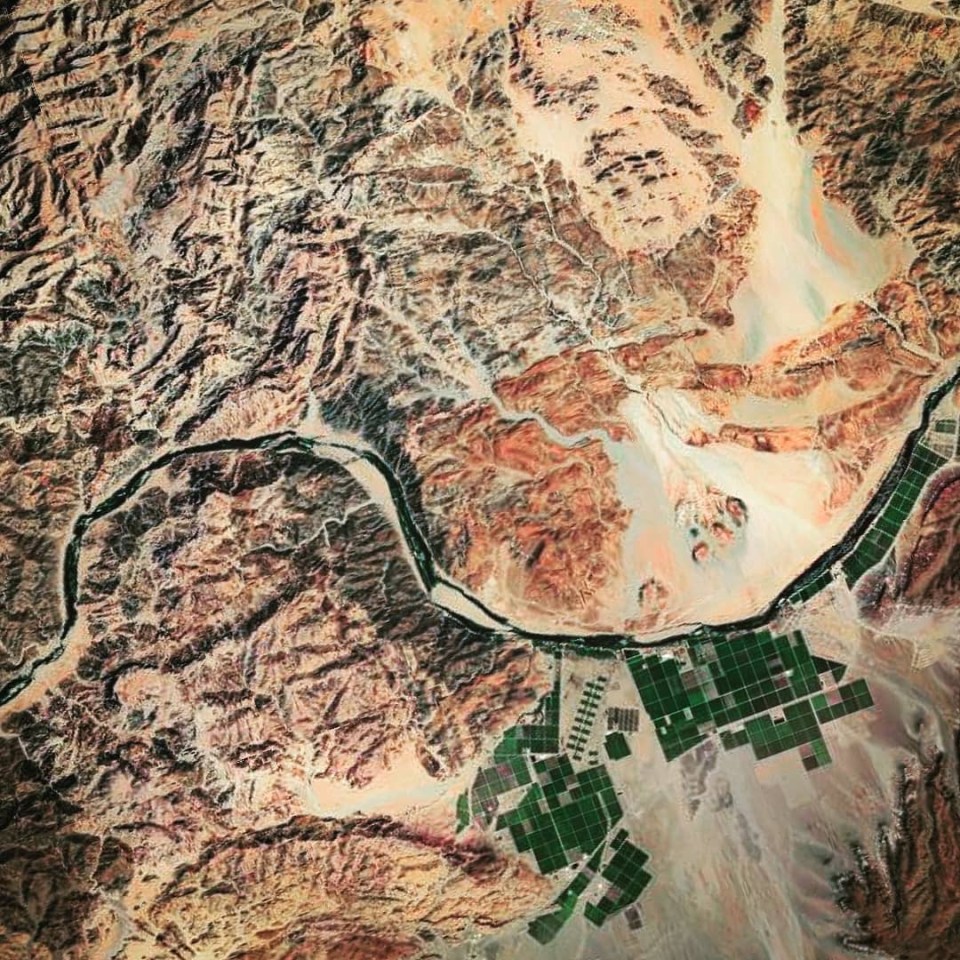  The Google Earth Photographer captures the natural landscape of Aussenkehr in Namibia, Africa