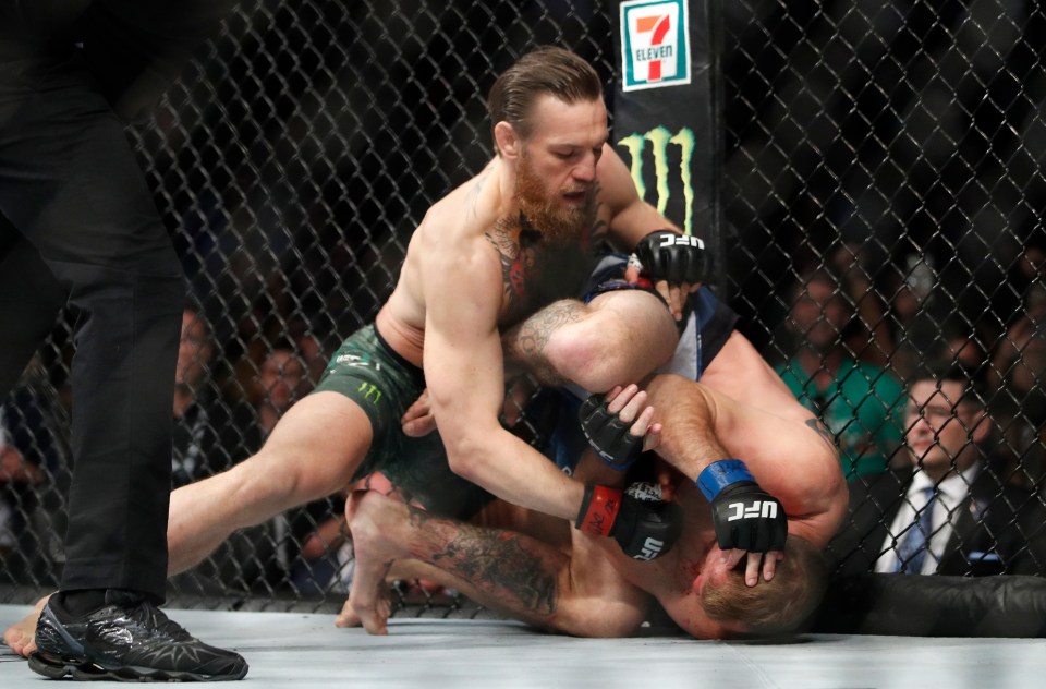  The Notorious hammered away at Cerrone to force the finish