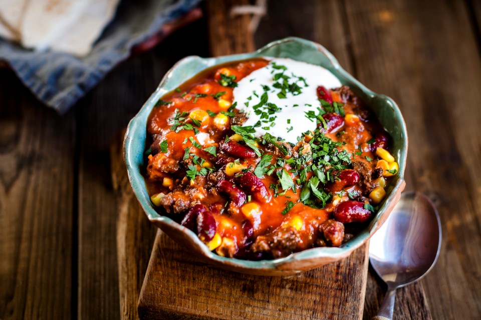  For dinner on day one try making chilli con carne - the kidney beans are full of L-arginine which has been shown to boost female desire and satisfaction