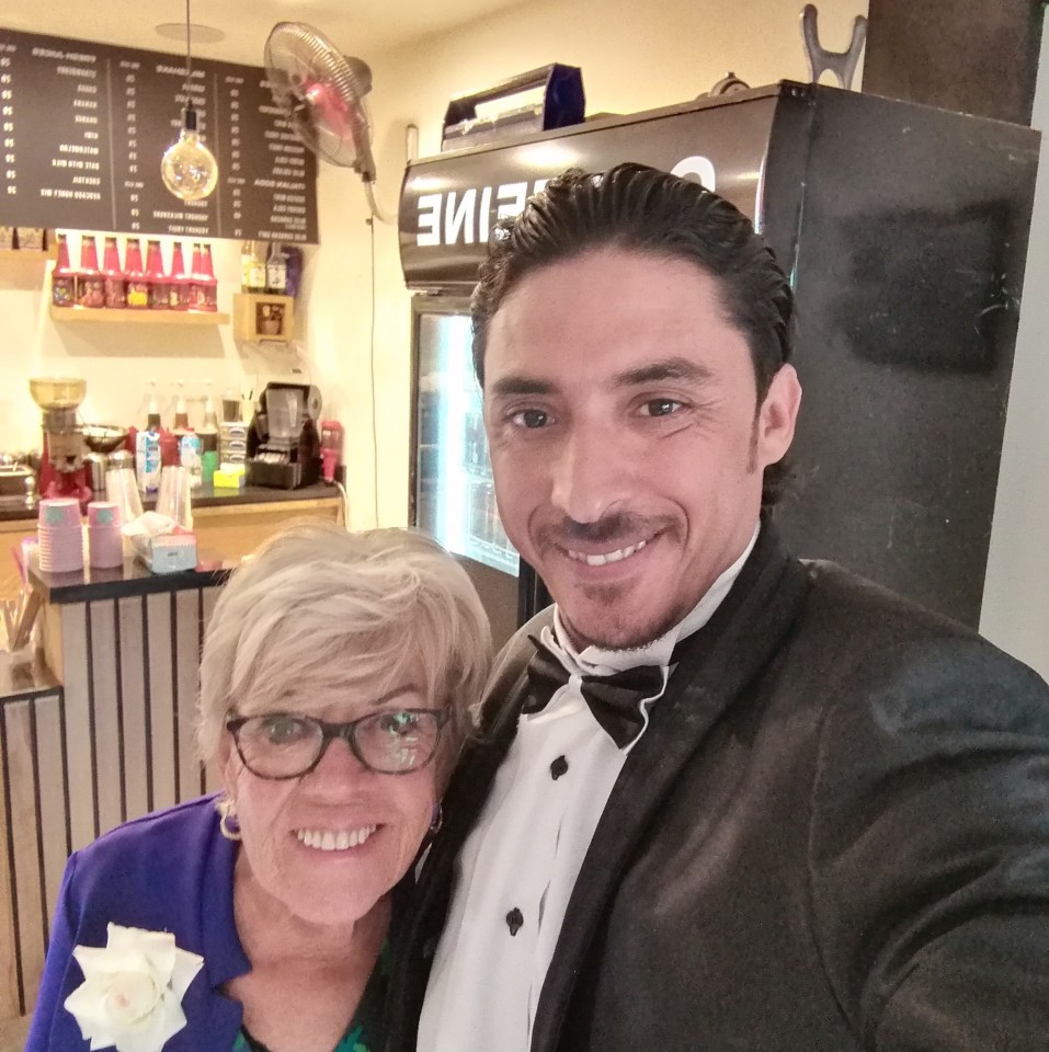  Iris and Ahmed met on Facebook before she flew to Egypt to be with him
