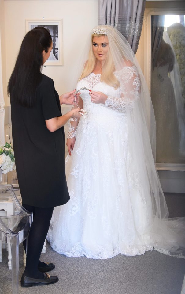 The star was photographed on a trip to an Essex wedding shop