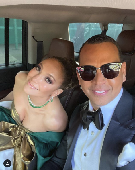 Alex and Jennifer showed up at the Golden Globes together