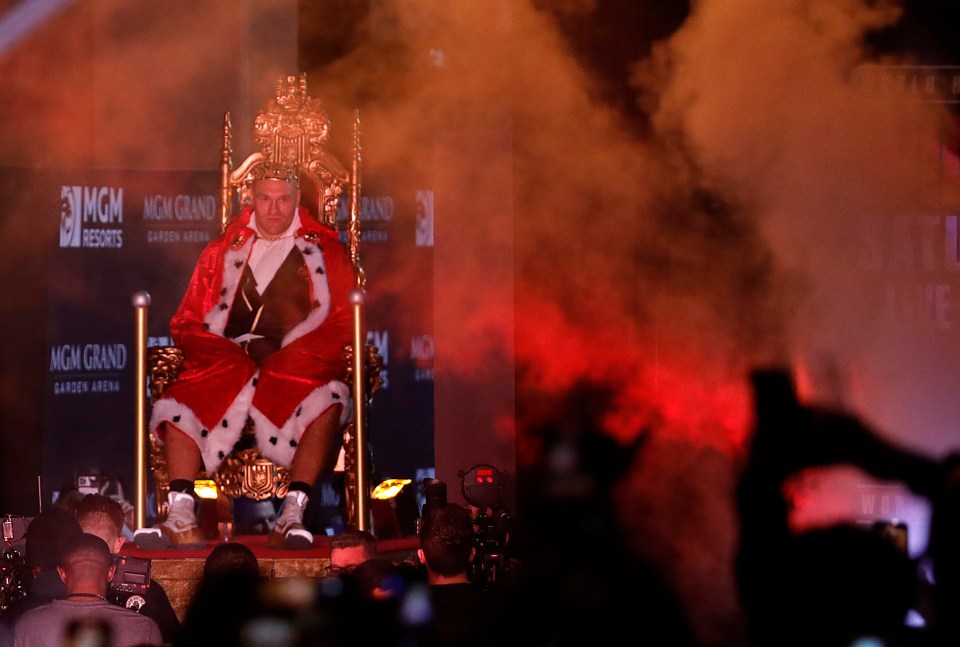  The Gypsy King was raised high above the crowd as he entered