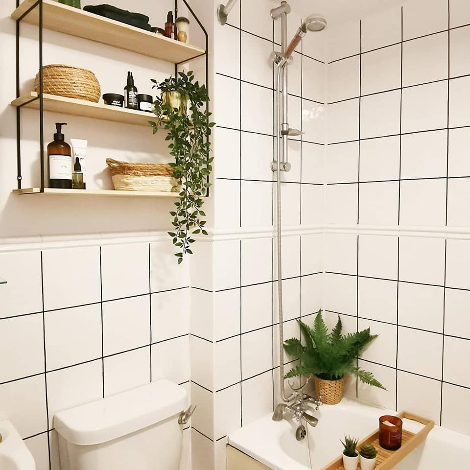 She gave it a new lease of life using a bargain grout pen 