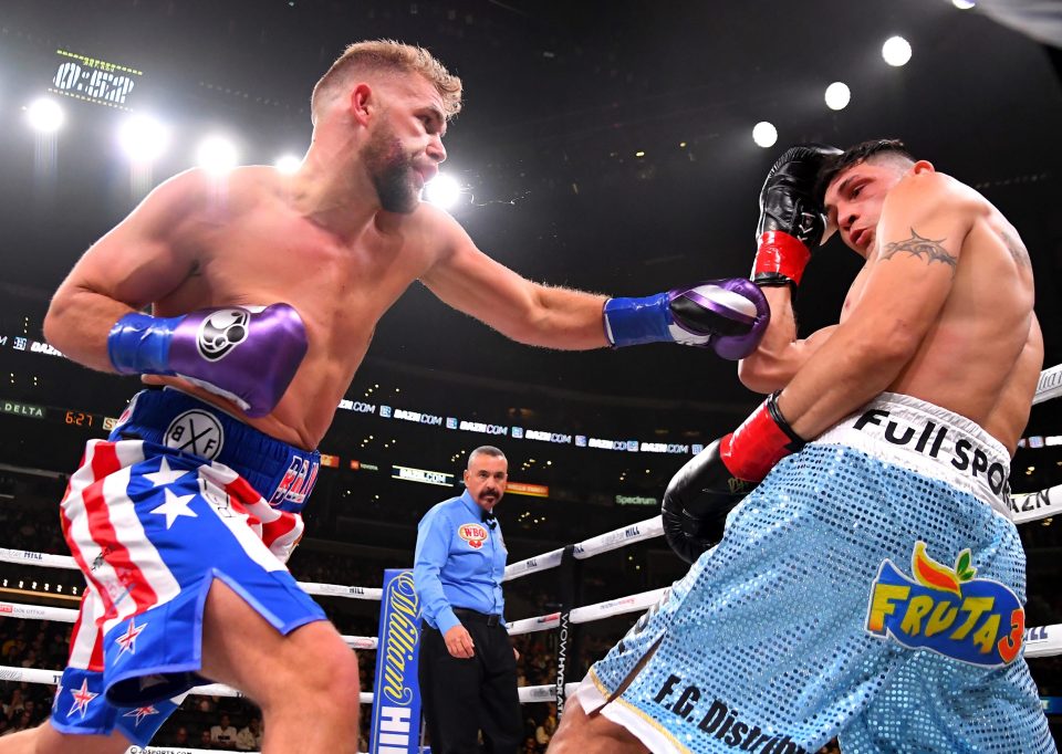  Saunders fought on the KSI-Logan Paul undercard back in November