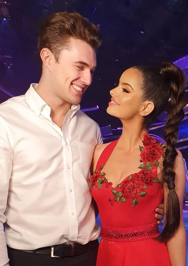  Curtis supported Maura as she focused on Dancing on Ice