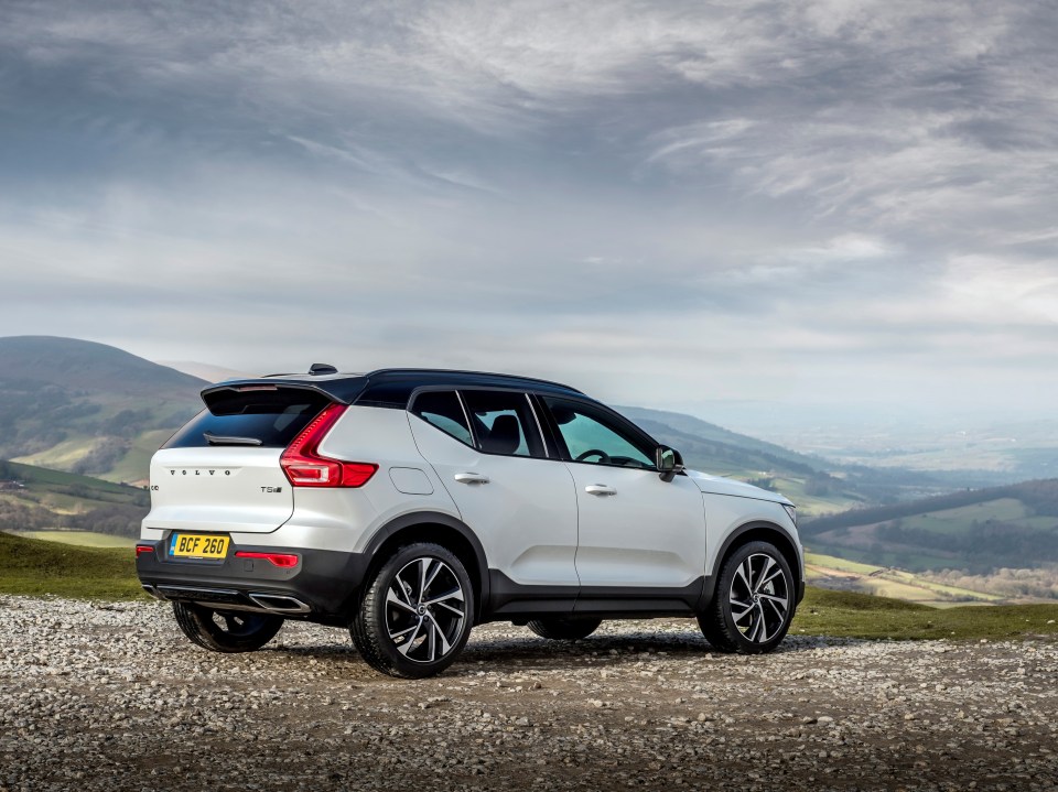 It is a front-wheel-drive SUV with silky steering and high seats that give it a proper SUV-feel
