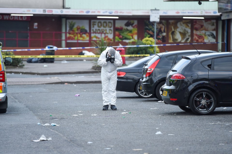 MAN, 20 , STABBED TO DEATH IN BROAD DAYLIGH