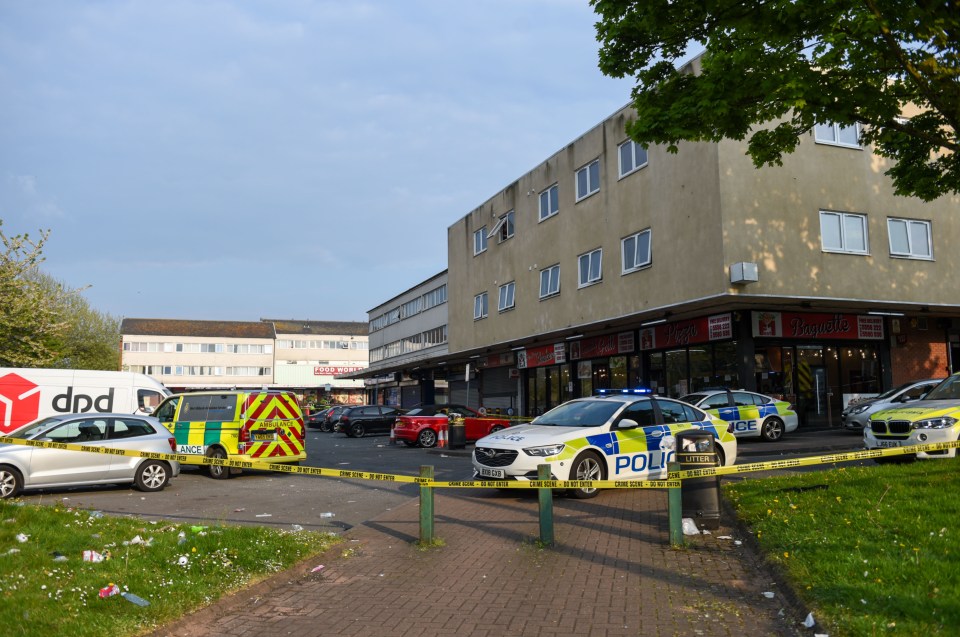 MAN, 20 , STABBED TO DEATH IN BROAD DAYLIGH