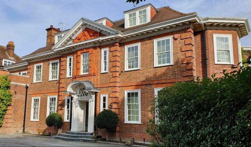  Simon Cowell's historic home in south-west London