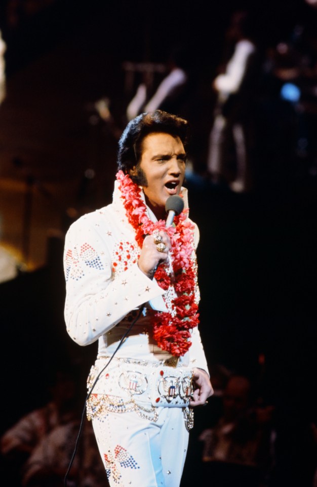  Elvis Presley once turned up 12 hours late to watch the heavyweight king spar