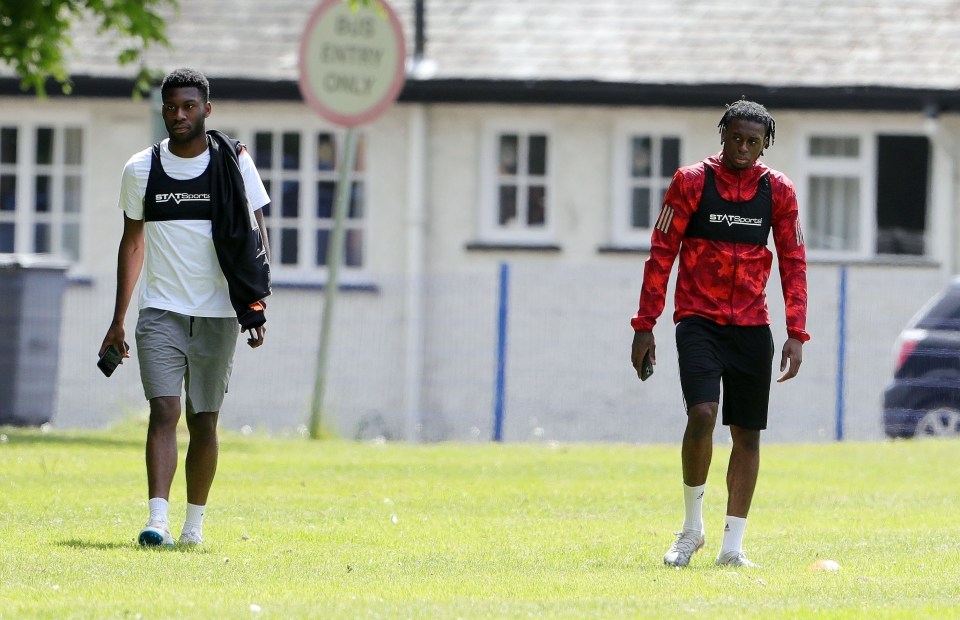  Fosu-Mensah and Wan-Bissaka observed social distancing measures in the session
