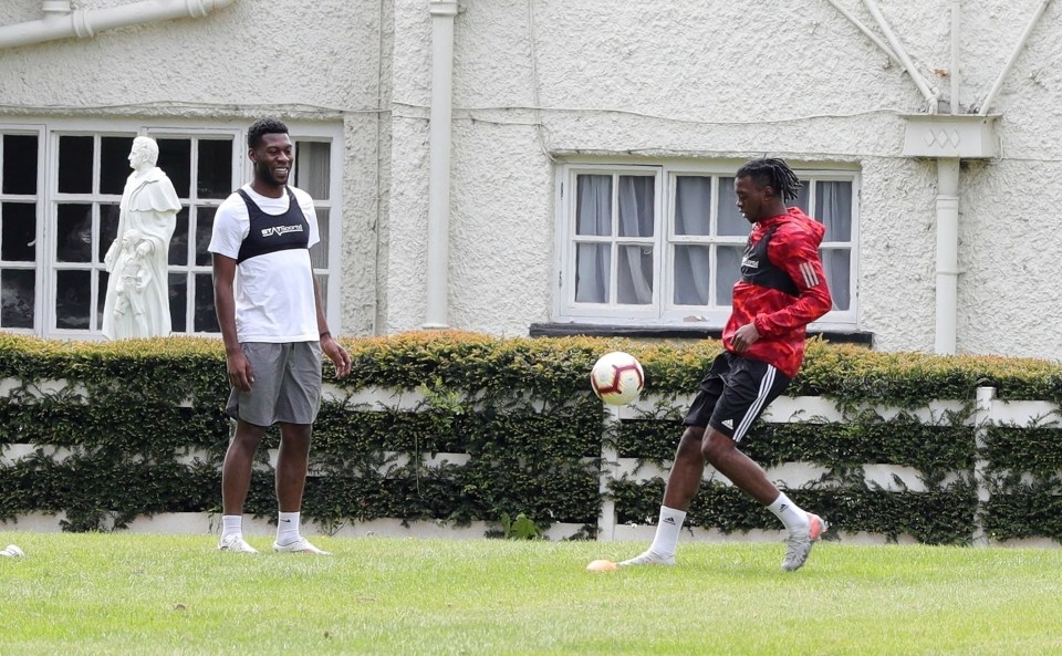  Wan-Bissaka was seen juggling a ball as part of their workout
