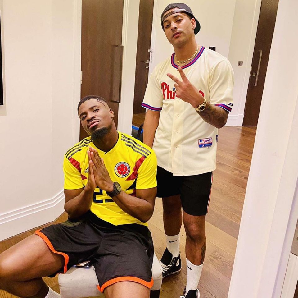 The Spurs right-back tagged celebrity barber Justin Carr in the post on Tuesday evening
