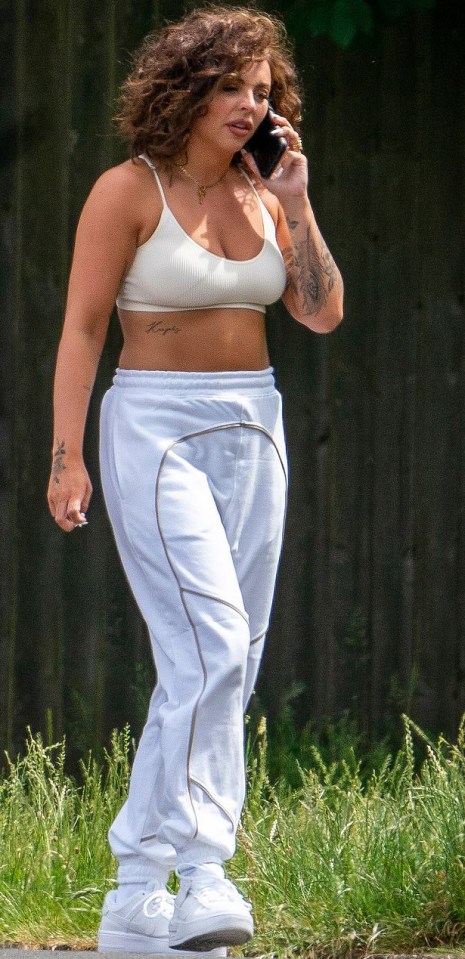  The star showed off her abs in a crop top