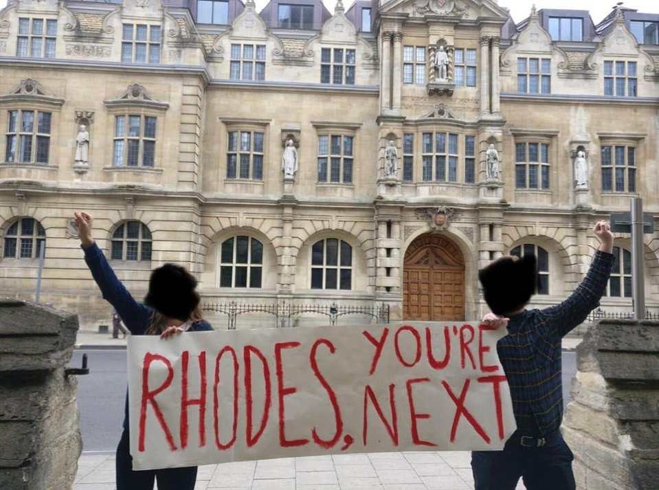 Protesters threatening to take down the Cecil Rhodes statue