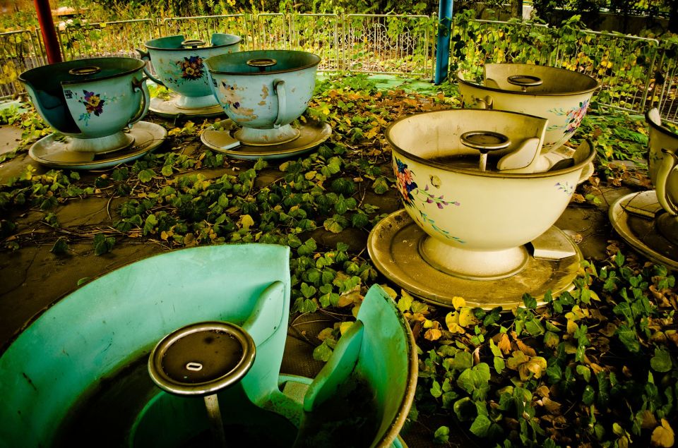 It eventually became a non-affiliated replica after a disagreement about the usage of Disney characters
