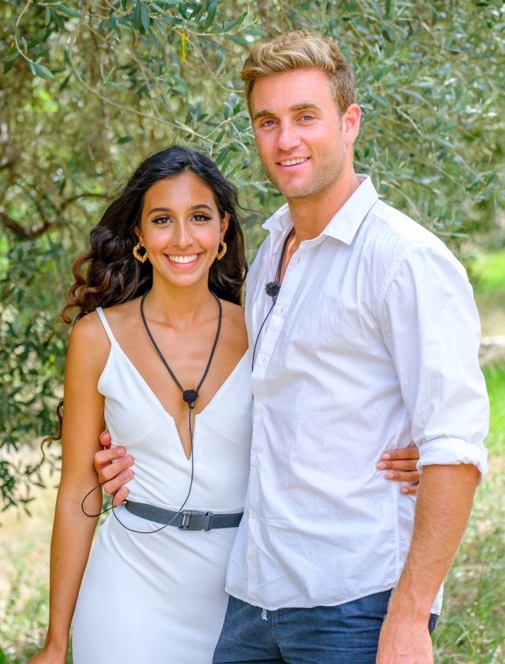 Josh and Amelia are still very much in love
