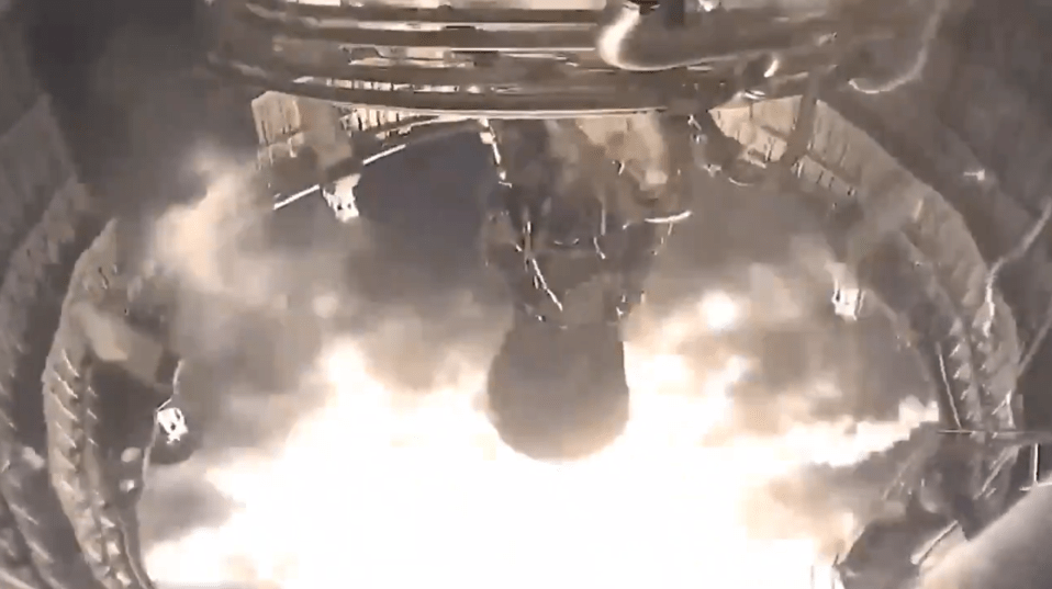 A single Raptor engine was used to propel the craft into the air