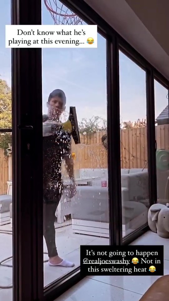 Stacey admitted the soaring temperatures in Essex dampened her desires as it reached 37 degrees