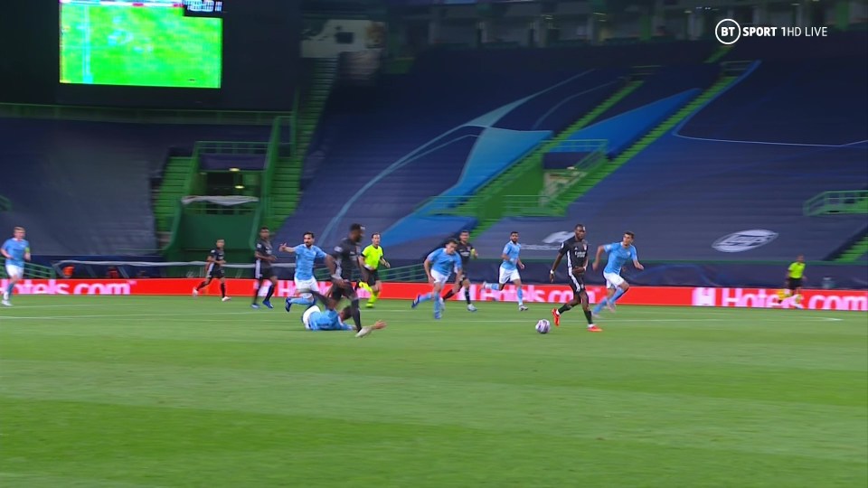 Laporte hit the deck but the ref did not blow his whistle