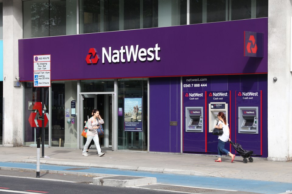 NatWest customers complain that they're missing payments this morning and that their cards aren't working