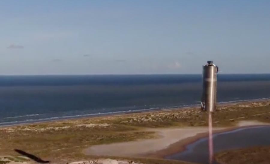 Many commentators on Twitter joke that the rocket looks like a metal bin or a drinks flask