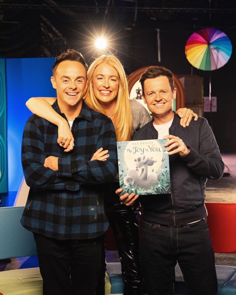 Cat Deeley is reunited with Ant and Dec at the rebuilt SMTV Live studio