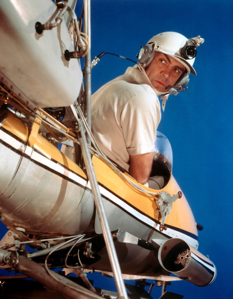 You Only Live Twice: Flying a gyrocopter in fifth film as spy
