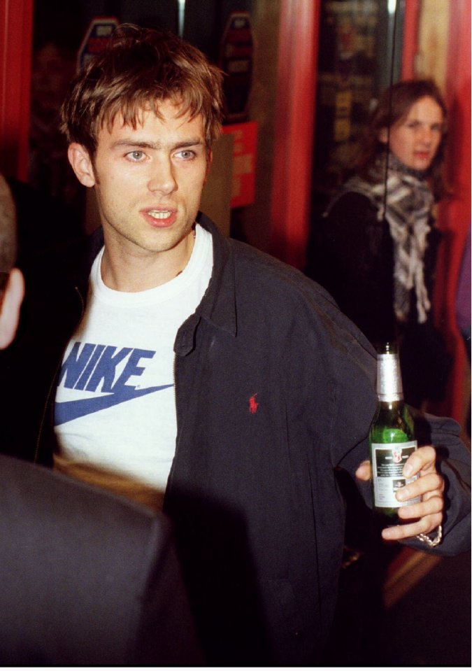 Damon carries a bottle of beer as he arrives at the premiere of Trainspotting
