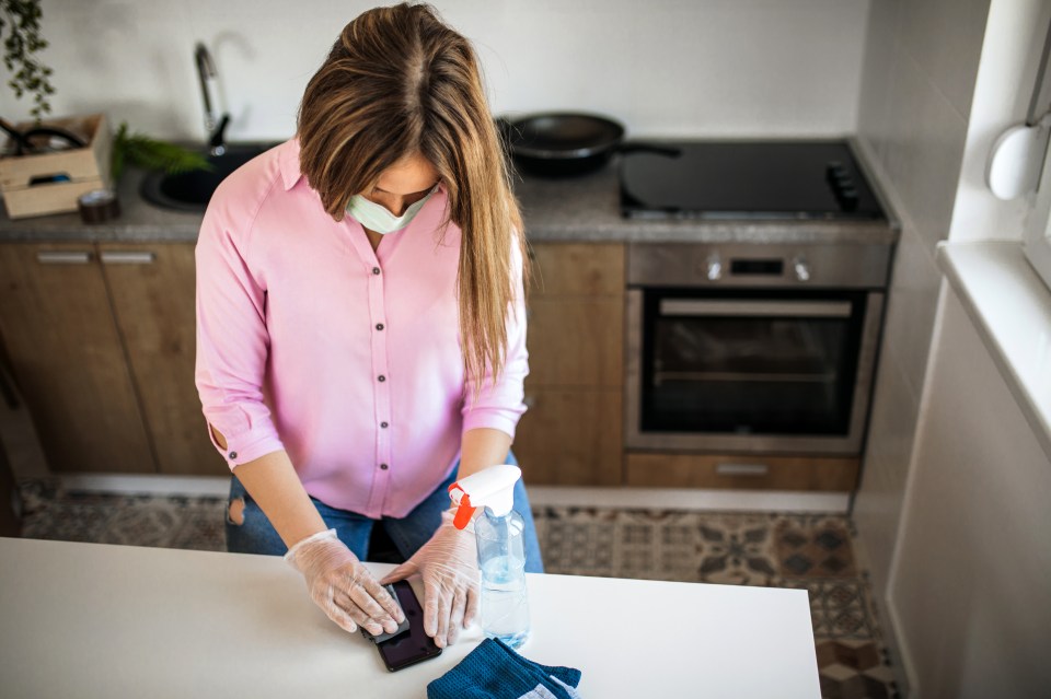 A mobile carries more than 25,000 bacteria per square inch, making it dirtier than a doorknob