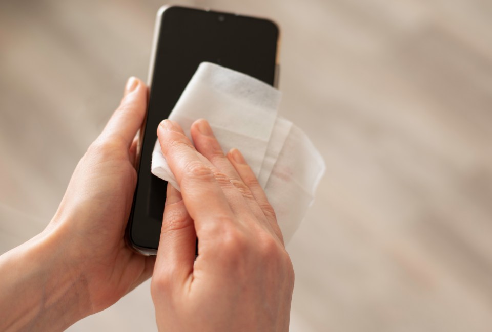 The virus responsible for Covid-19 could remain infectious on your mobile phone screen for up to 28 days