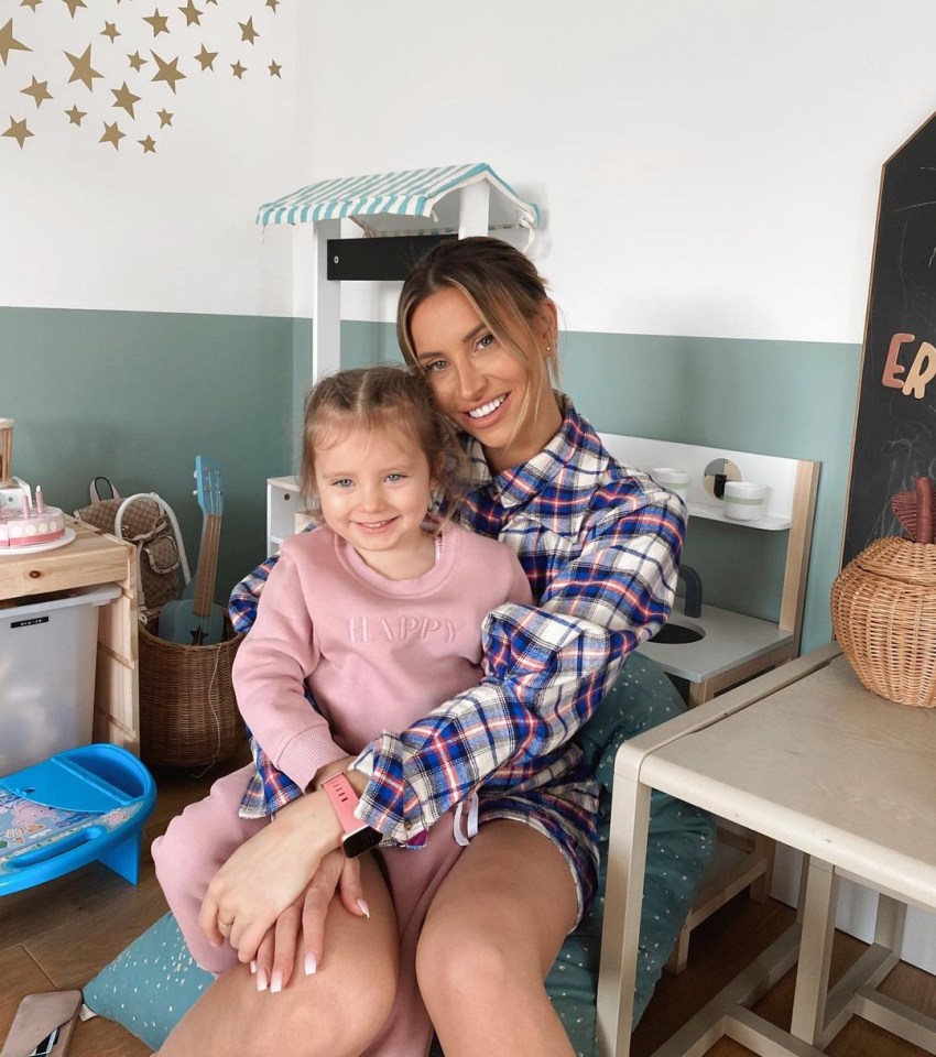 Ferne has a three-year-old daughter, Sunday