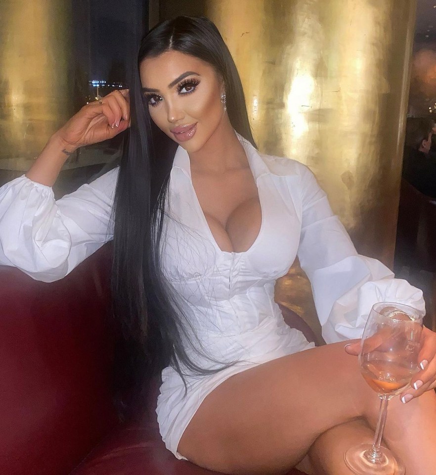 Chloe Khan shared a very glam pictures from a fancy hotel this week