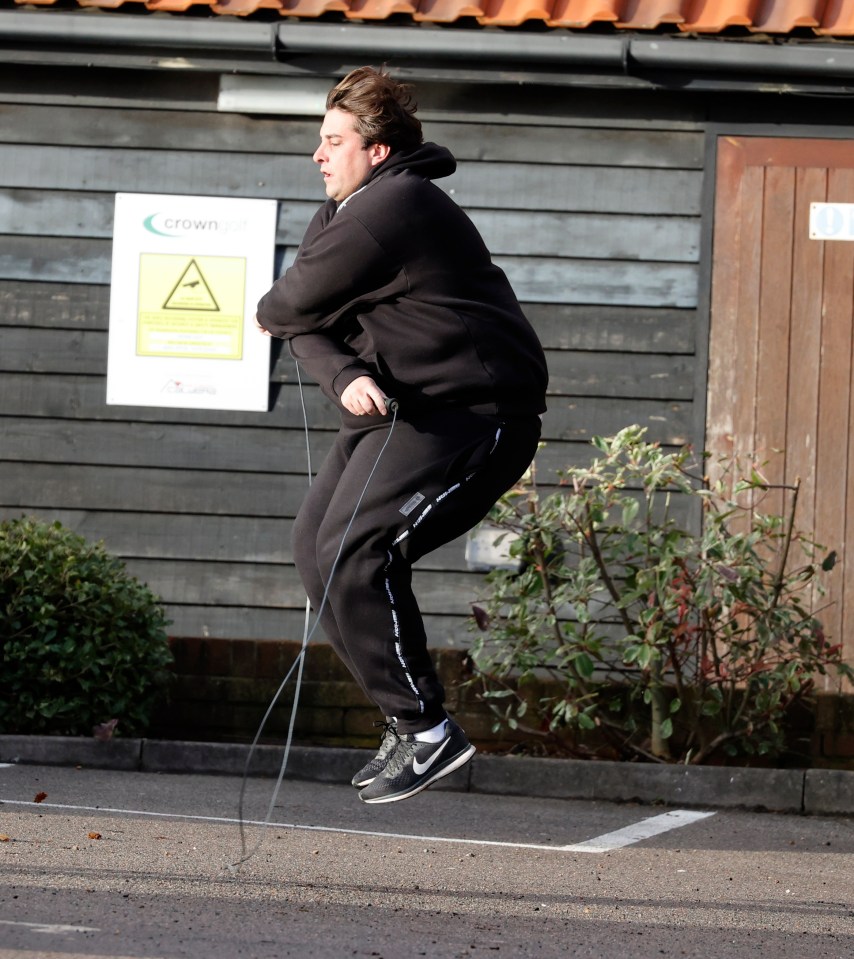 The reality star looked deep in concentration as he exercised