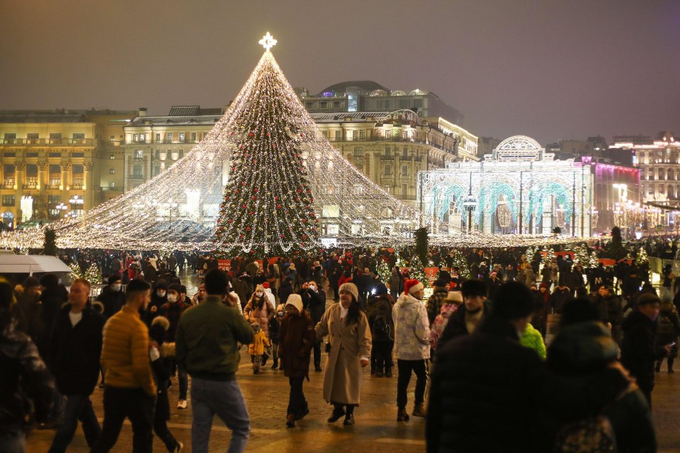 Crowds gathered in Moscow, Russia to bring in the New Year