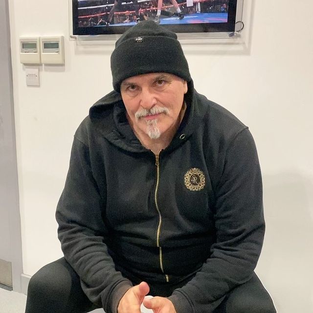 Dad John Fury trains his son Tommy 